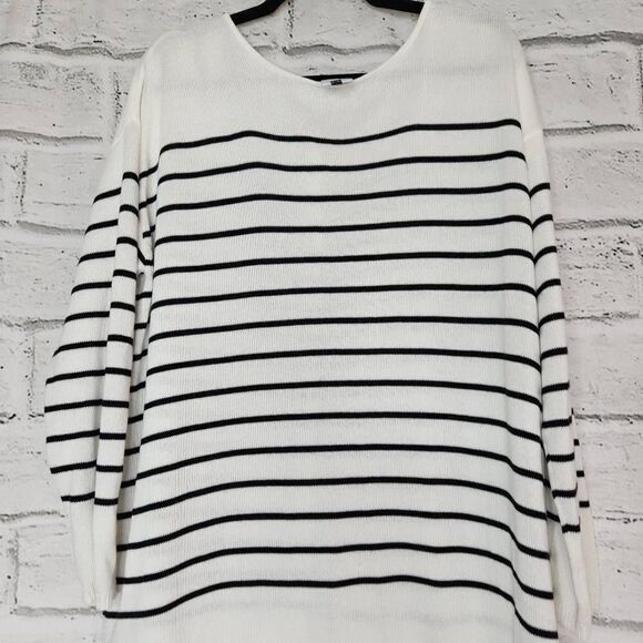 Cabi Knitted Button Up Striped Turnabout Cardigan Sweater White Size Medium 6164 - Picture 9 of 13